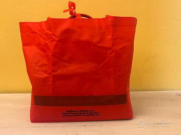 Borsa Rossa firmata Mario Valentino