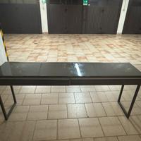 Scrivania con due cassetti