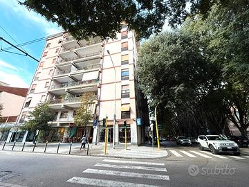 Pressi Viale Italia - Ampia stanza uso ufficio