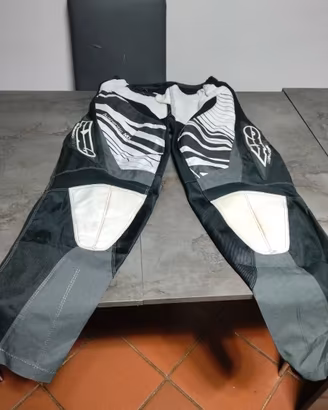 Caschi moto e abbigliamento