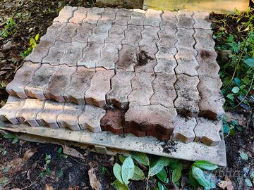 1,5 mq 100 autobloccanti rossi