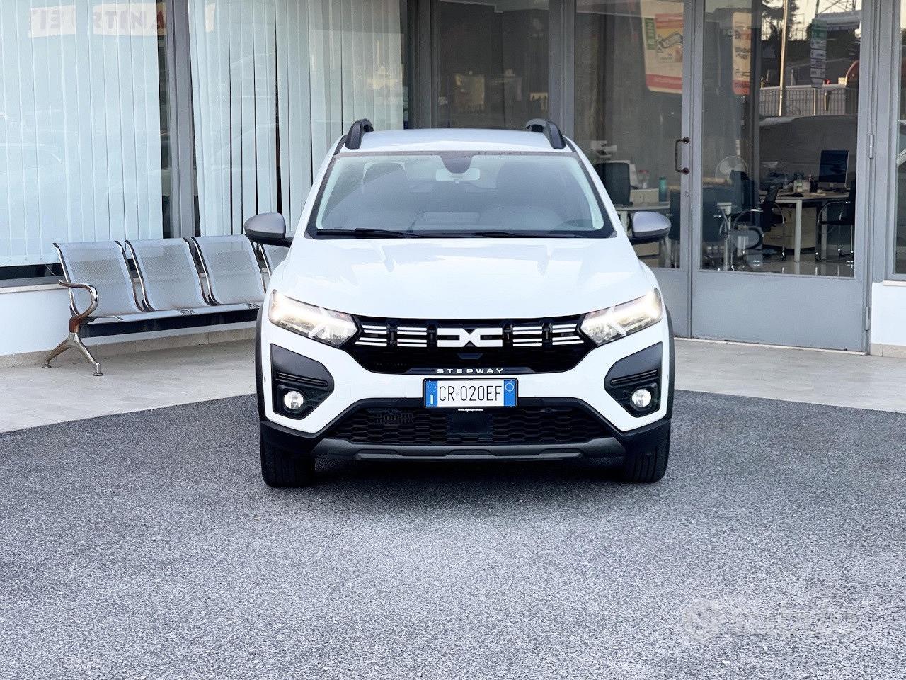 Dacia Sandero Stepway 2023 photo 2