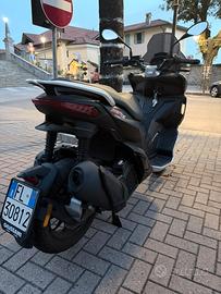 Aprilia SR GT 200
