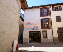 PORZIONE DI CASA CON BOX - CORTENOVA PRATO SAN PIE