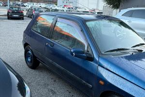 Renault clio 1996