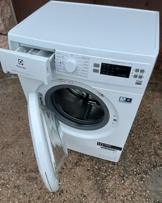 Lavatrice SLIM Electrolux 7kg PerfectCare600