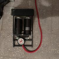 Pompa a pedale e a mano