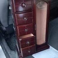 piccolo mobiletto porta gioielli