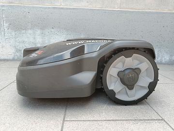 Robot tagliaerba