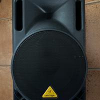 Cassa amplificata “behringer”