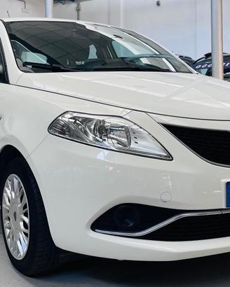 Lancia Ypsilon 1.2 69 CV 5 porte Silver