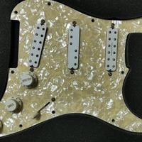 Battipenna pre cablato tipo stratocaster