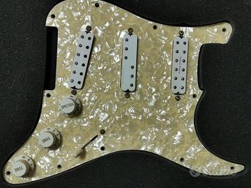 Battipenna pre cablato tipo stratocaster