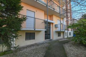 2locali di 71mq,cantina e balcone,libero subito