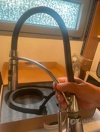 Miscelatore cucina con doccino