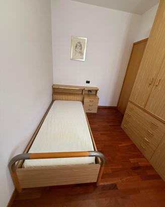 Cameretta completa in legno per ragazzo/a bambino