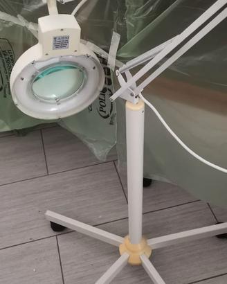 lampada con lente ingrandimento seminuova