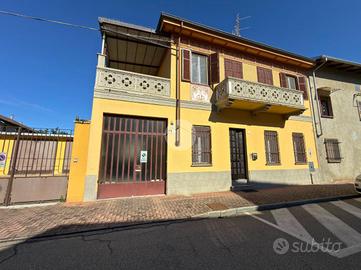 CASA SEMINDIPENDENTE A BORGO VERCELLI