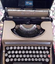 Macchina da scrivere Olivetti Studio 42 -