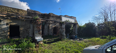 Fabbricato rurale con terreno agricolo Pozzuoli