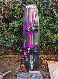 Tavola da wake bord sci d’acqua con attacchi