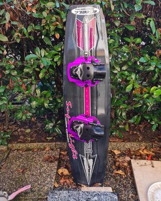 Tavola da wake bord sci d’acqua con attacchi