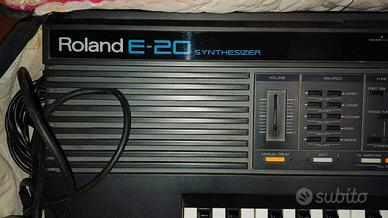 Tastiera Roland E-20 con sintetizzatore 61 tasti
