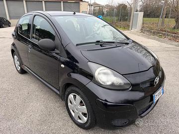 TOYOTA Aygo 1.0 12V VVT-i 5p Deep Ocean Connect