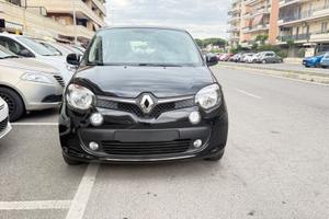 Renault Twingo TCe 90 CV EDC La Parisienne LED PDC