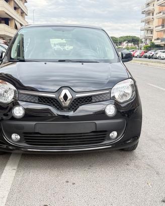 Renault Twingo TCe 90 CV EDC La Parisienne LED PDC
