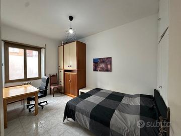 Camera Arredata Tuscolana Metro A Lucio Sestio