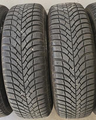 Gomme invernali su cerchioni 175/65/15