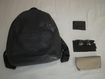 ZAINO ARMANI IN PELLE+OCCHIALI SOLE AR8120-P-CARTE