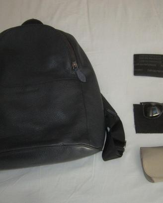 ZAINO ARMANI IN PELLE+OCCHIALI SOLE AR8120-P-CARTE