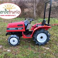 TRATTORE AGRICOLO