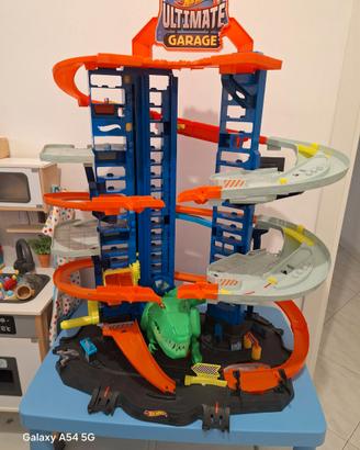 grage HotWheels