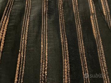 Scampolo in nylon nero e oro