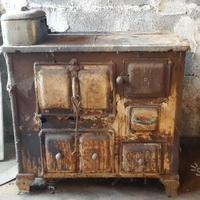 Antica stufa a legna economica