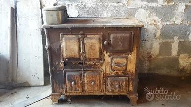 Antica stufa a legna economica