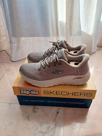 skechers  slip ins