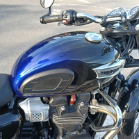 Bonneville T100 Stealth edition