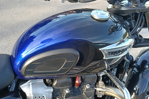 Bonneville T100 Stealth edition