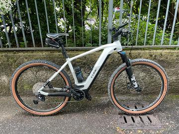 cube reaction hybrid slt