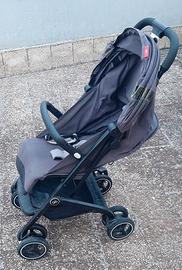 Passeggino leggero e compatto