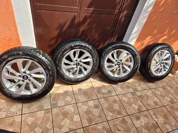 GOMME INVERNALI  SÙ CERCHI ORIGINALI TUCSON 