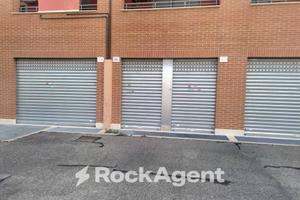 AMPIO LOCALE COMMERCIALE COLLATINA PONTI DI NONA