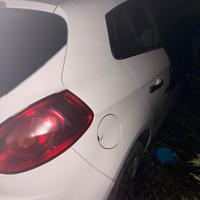 Relitto fiat bravo bianca