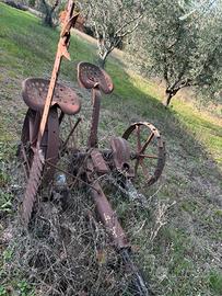 Attrezzi agricoli d'epoca in ghisa - In blocco