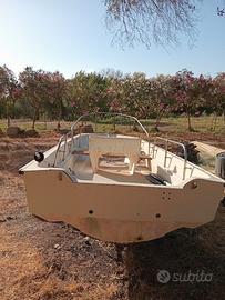 Boston Whaler di 5 metri