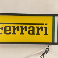 Insegna luminosa Ferrari